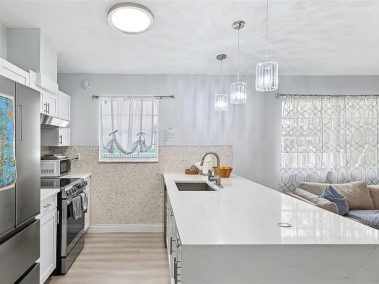 313 Poinsettia Rd — Photo 23