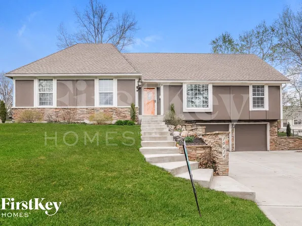 10614 W 98th Ter, Overland Park, KS 66214