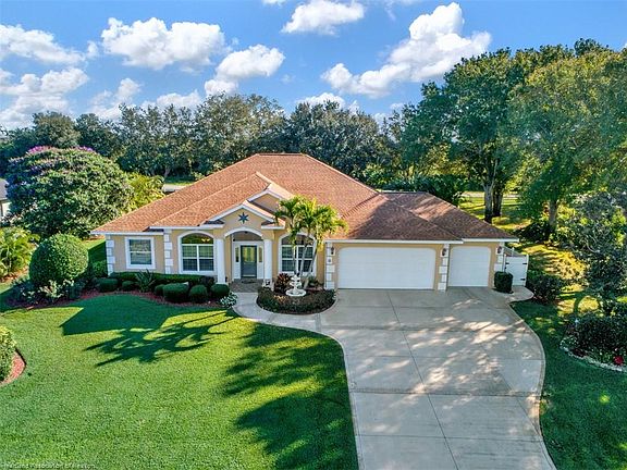 2nd image of 8 Meadowlake Cir S