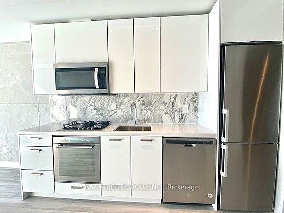 5th image of 458 Richmond St W #1504