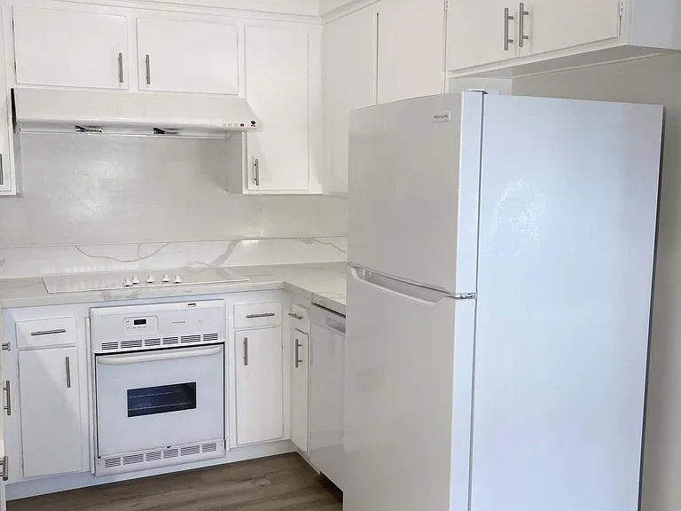 421 North Monterey Street — Photo 14
