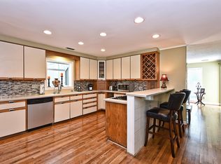 8209 Raintree Ln, Charlotte, NC 28277