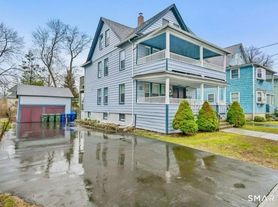 115 Harborview Ave, Bridgeport, CT