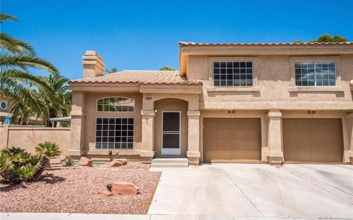 2 bed, 2.5 bath, 1247 sqft, $2,200 — Photo 1
