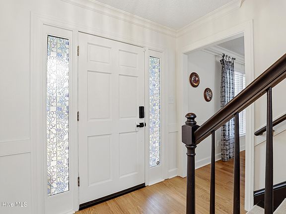 5th image of 157 S Marion Drive