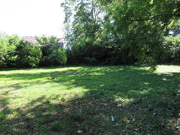 5th image of 3432 Aldershot Dr