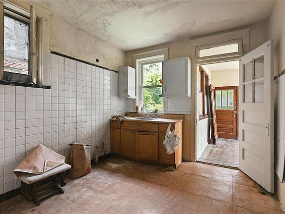 5th image of 4116 N Kingshighway Blvd