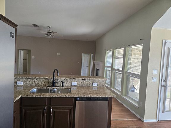 3rd image of 1 Bahama Ct