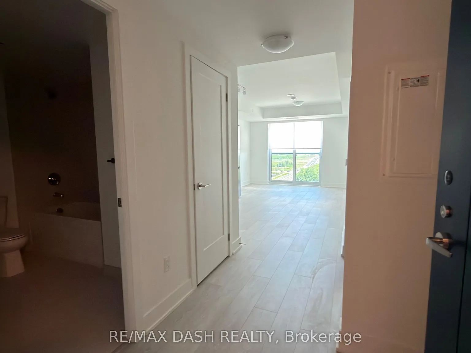 Studio, $1,560 — Photo 3