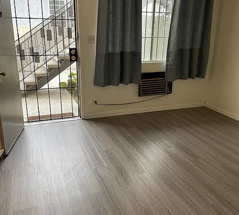 2nd image of 3500 Arroyo Seco Ave #2