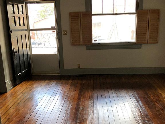 5th image of 2056 Midland Ave
