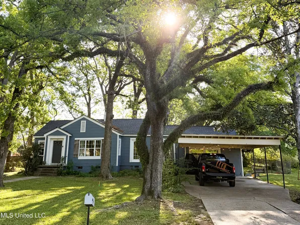 811 Oakwood Dr, Clinton, MS 39056