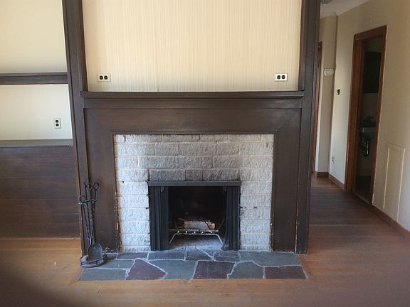 Living Room w/ Fireplace