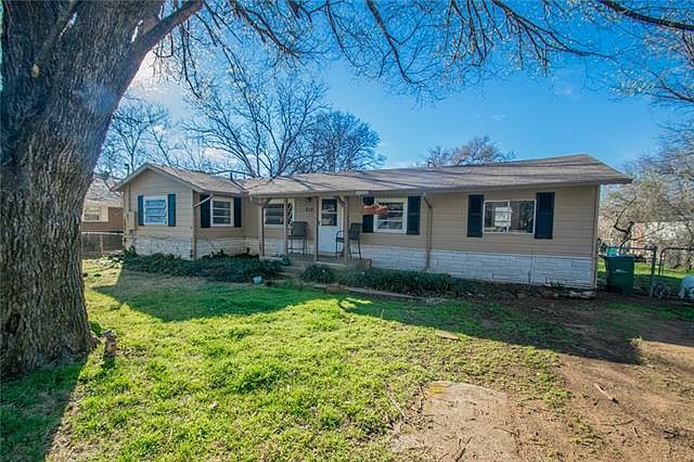 1st image of 212 Strait Ln