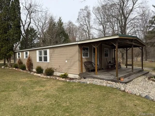 2700 Flint River Rd, Lapeer, MI 48446