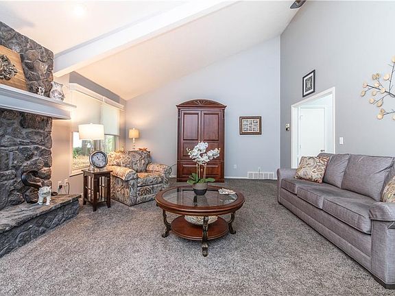 5th image of 8488 Summit Dr
