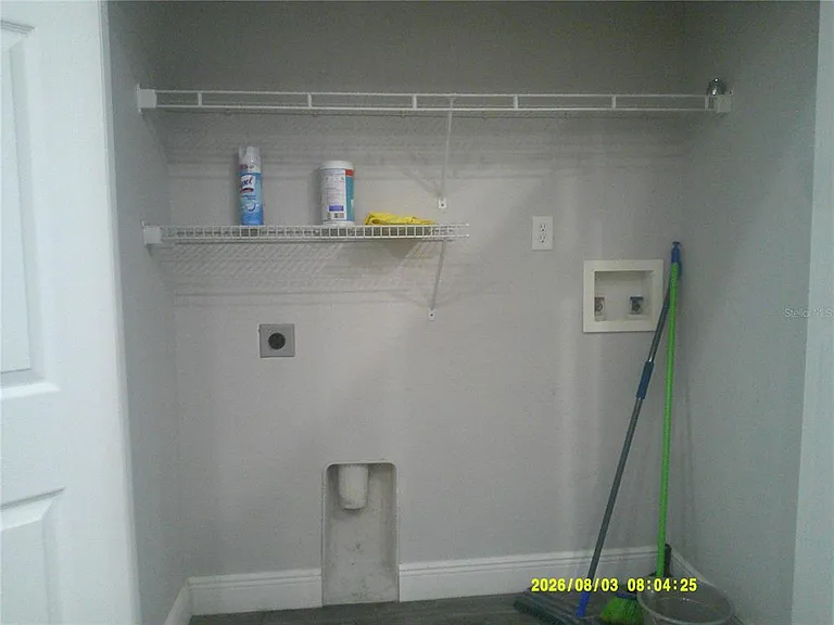 3098 Ashland Ln N — Photo 10
