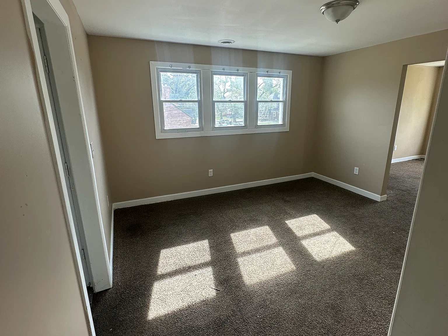 2 bed, 1712 sqft, $975 — Photo 4