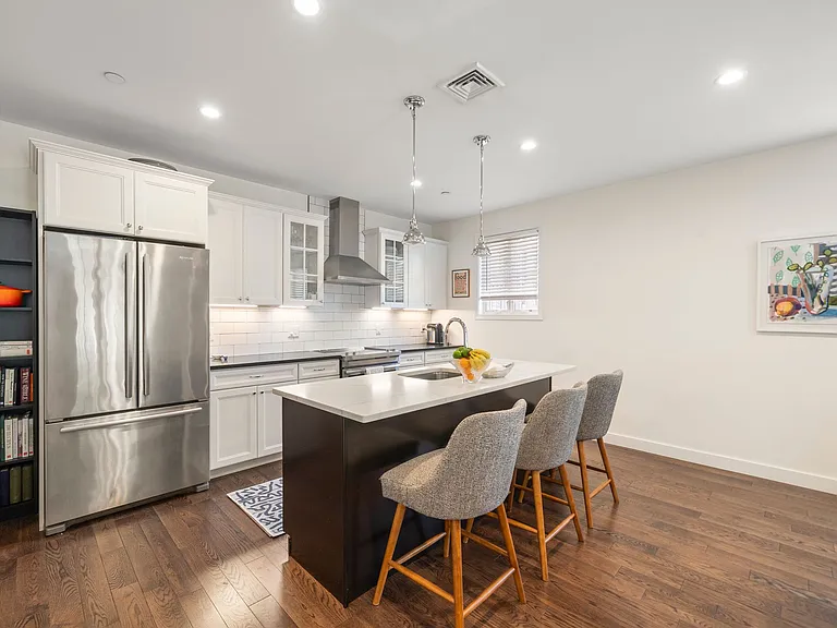 213 E Eagle St #3 — Photo 7