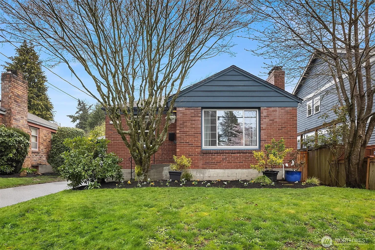 6828 24th Avenue NE photo 1