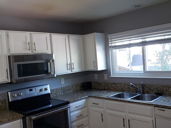 Kitchen comes with refrigerator