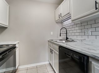 Coral Club Apartments, Fort Wayne, IN 46816