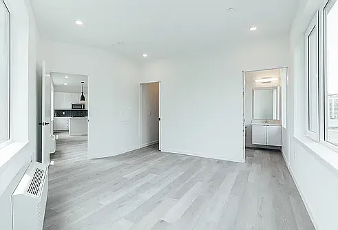 130 Monitor Street — Photo 32