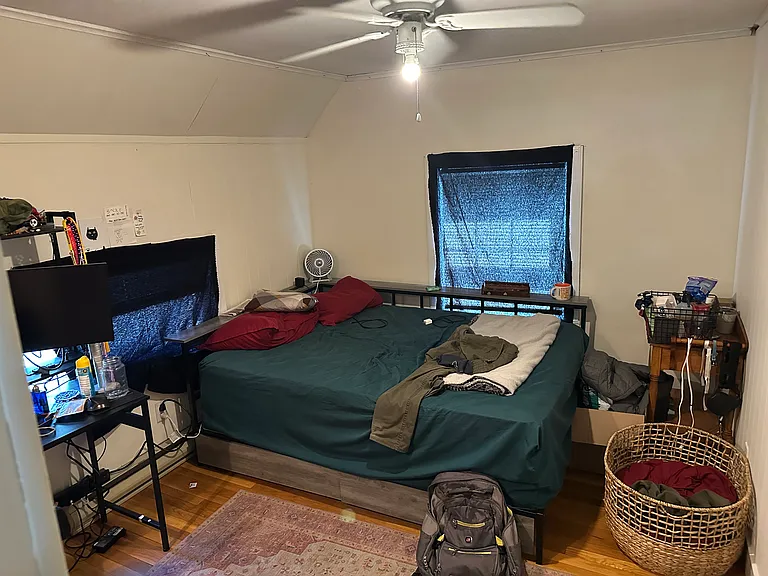 76 College Ave #R — Photo 2