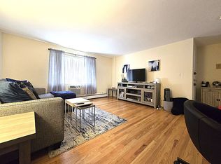 12 Bryon Rd APT 5, Chestnut Hill, MA 02467