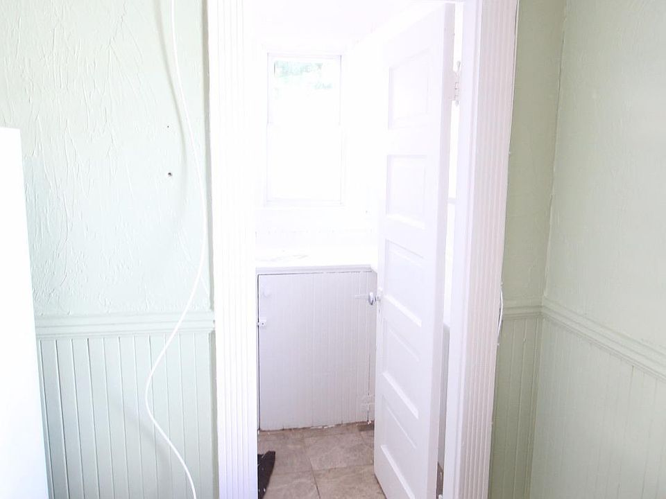 2nd image of 16 Litchfield St