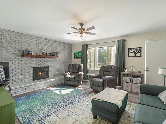 4th image of 821 Stinson Dr