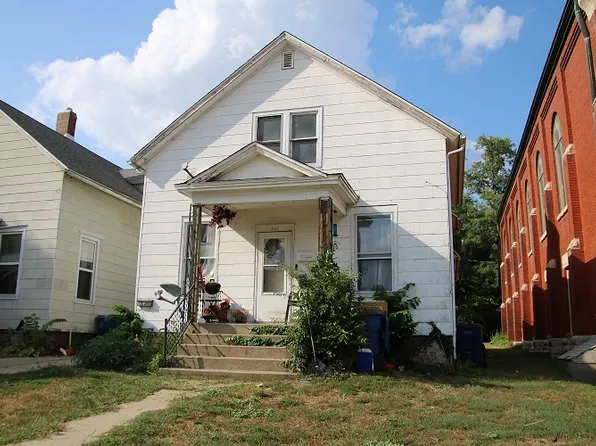 821 4th St, La Salle, IL 61301