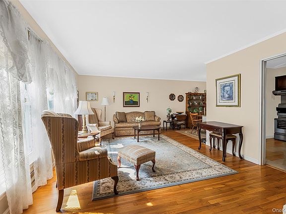 4th image of 33 Dexter Road