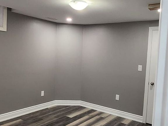 5th image of 74 Wooliston Cres #Basement