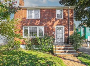 86 Lewiston St, Hyde Park, MA 02136