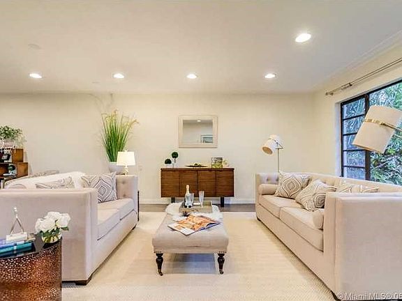 3rd image of 4465 Sheridan Ave