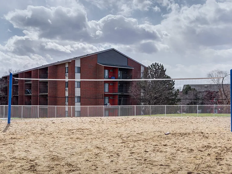 Twelve 501 Apartments — Photo 32