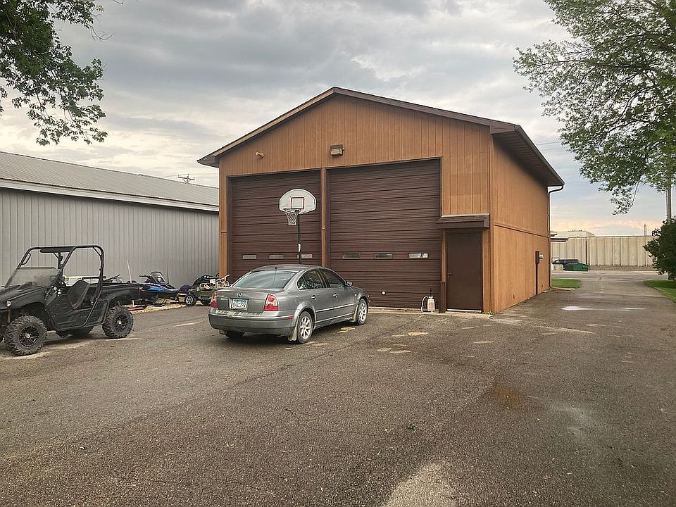 2nd image of 506 N Main St