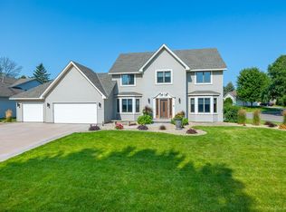 7474 Chesham Ln, Woodbury, MN 55125