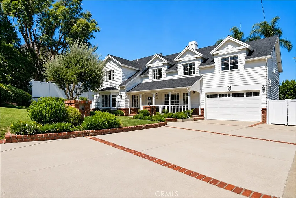 5 bed, 4243 sqft, $15,000 — Photo 3