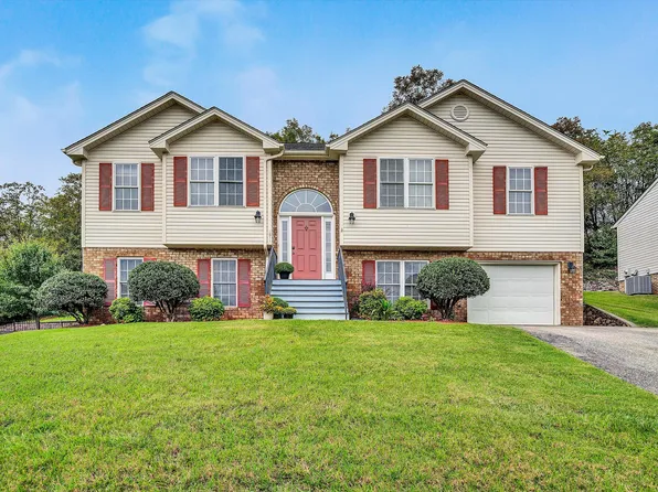 2511 Fountain Ln, Vinton, VA 24179