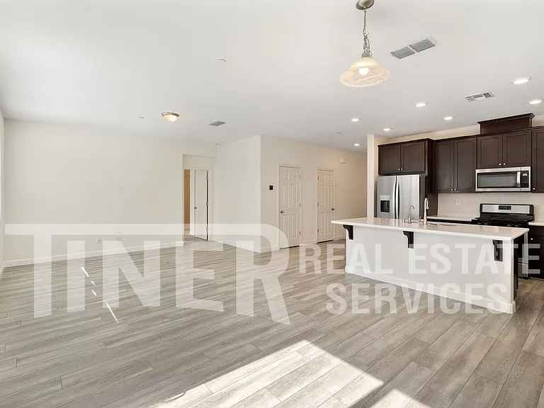 8409 Stara St — Photo 9