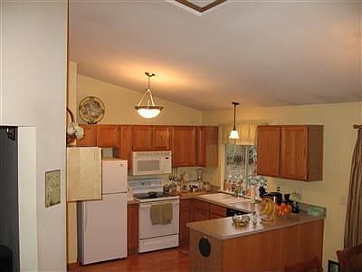 4th image of 11628 208th Avenue Ct E