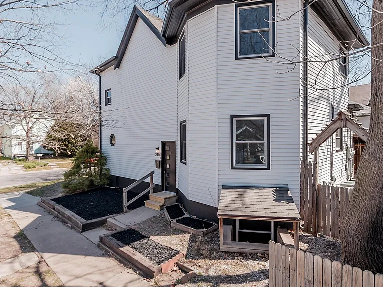 2901 R St #2 — Photo 2