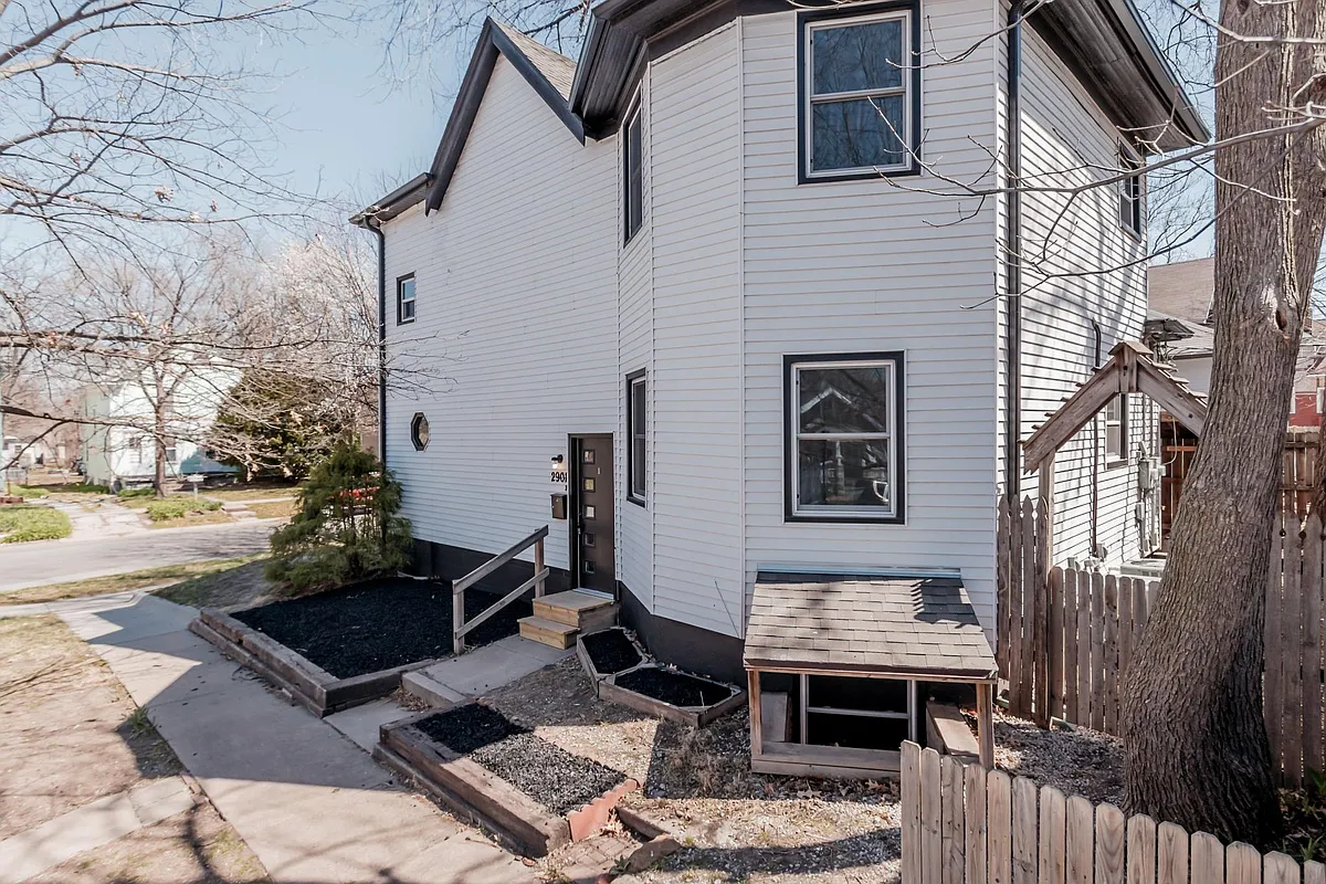 Building Photo - 2901 R St #2