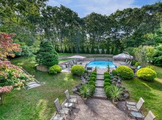 10 Deer Trail Rd, Southampton, NY 11968