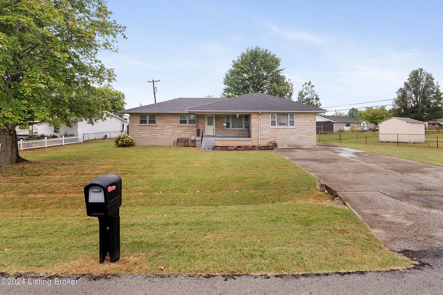 395 Lee Villa Cir photo 1