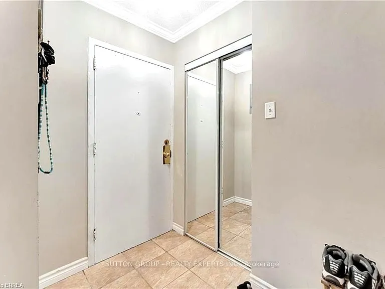 612 Grey St #18 — Photo 3