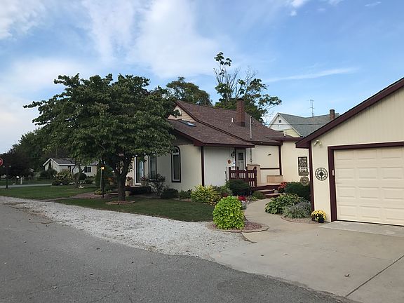 Home & Garage looking NorthE