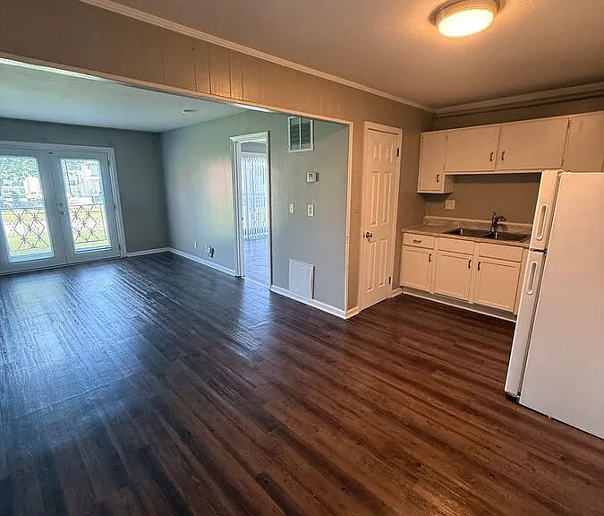 1708 Jennifer Road — Photo 38